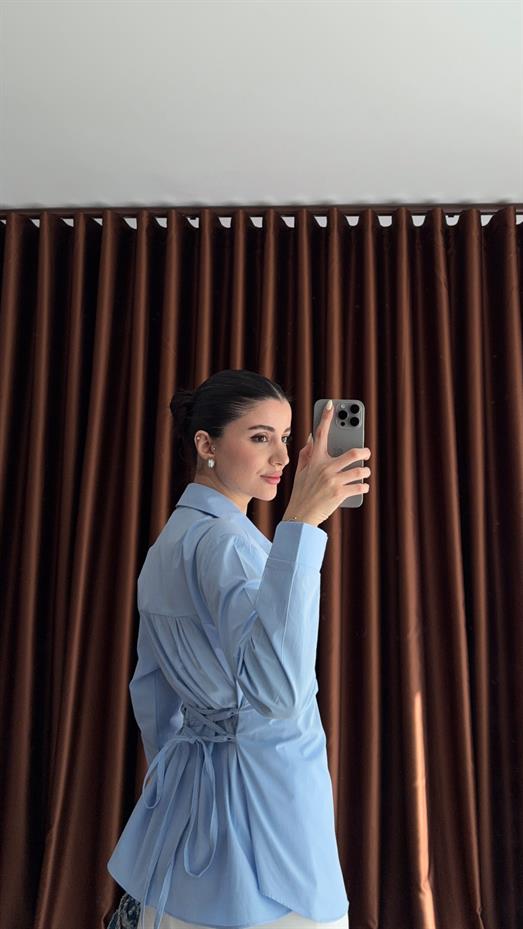 Vatkalı Bağlamalı Mavi Gömlek