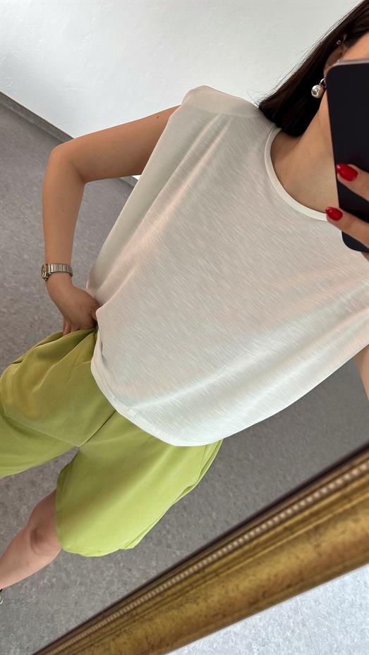 Vatkalı Beyaz Basic Tshirt