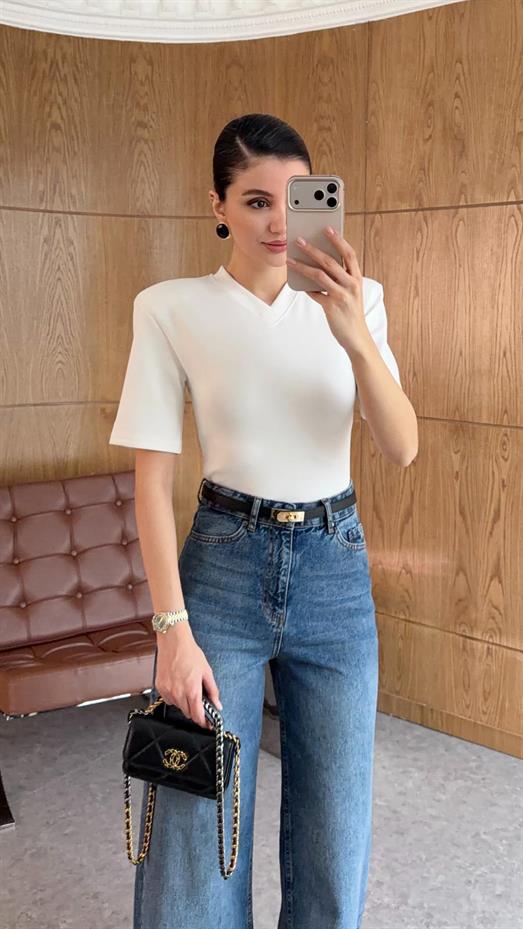 Vatkalı Beyaz Bodysuit