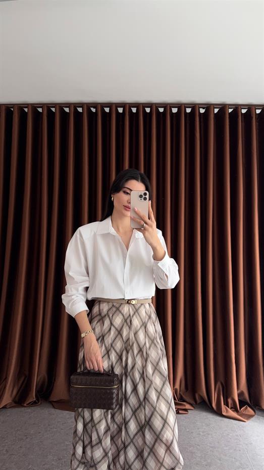 Vatkalı Beyaz Gömlek