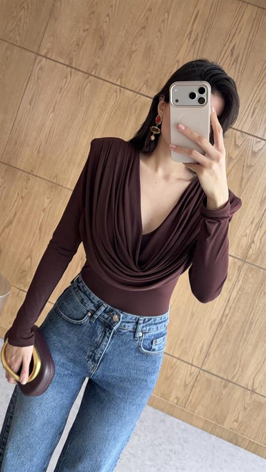 Vatkalı Drapeli Kahve Bluz