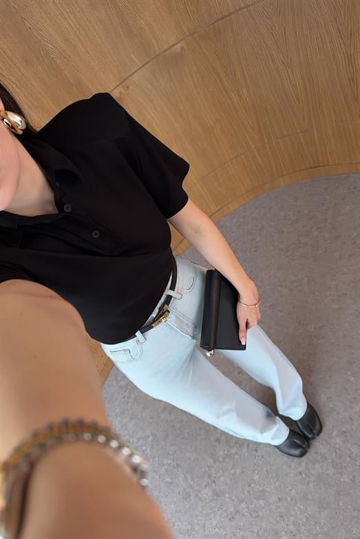 Vatkalı Polo Yaka Siyah Crop Tshirt