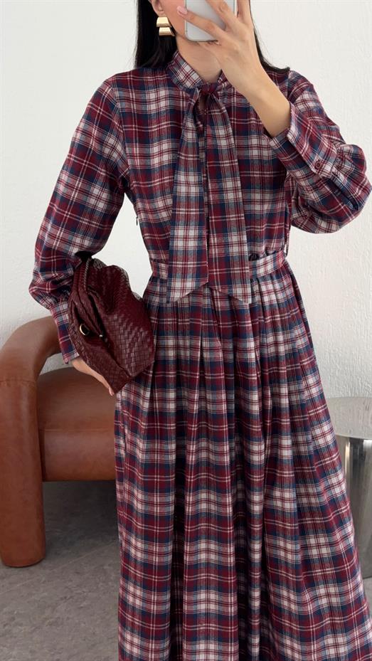 Yaka Fiyonklu Bordo Ekoseli Elbise