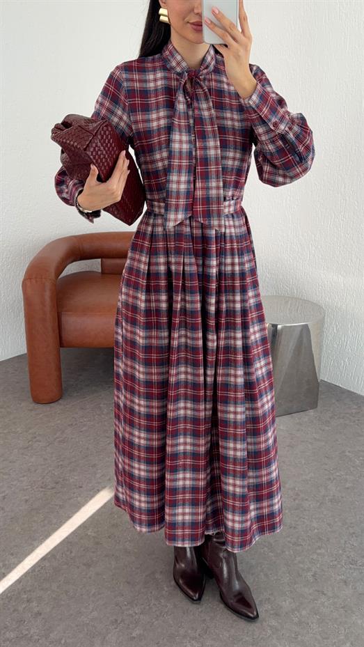 Yaka Fiyonklu Bordo Ekoseli Elbise