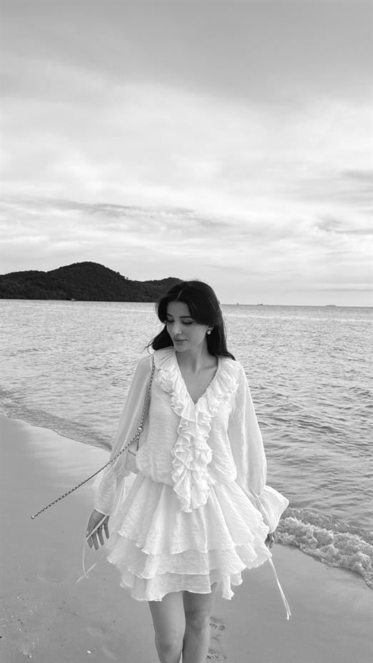 Yaka Volanlı Güllü Beyaz Elbise