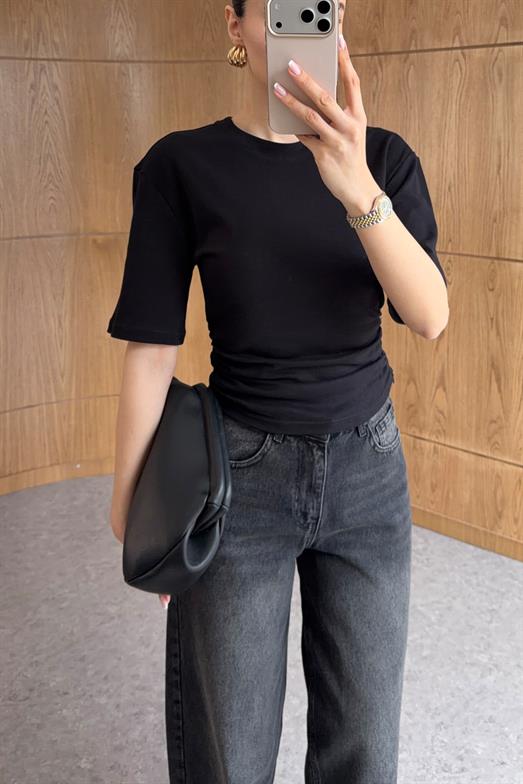 Yanları Büzgülü Siyah Bluz