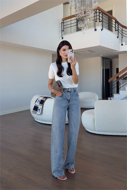 Yanları Zımbalı Mavi Jean