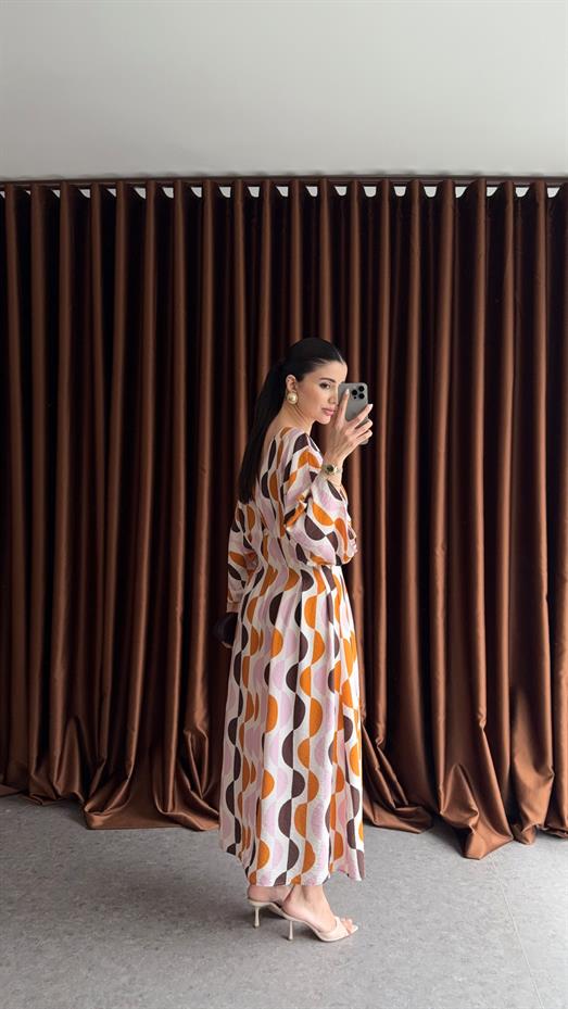 Yarasa Kol Renkli Desenli Elbise