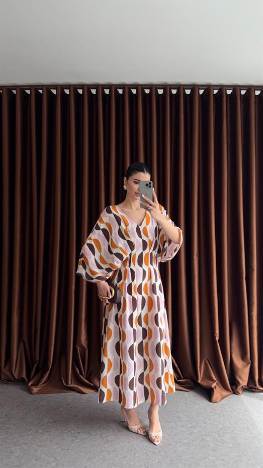 Yarasa Kol Renkli Desenli Elbise