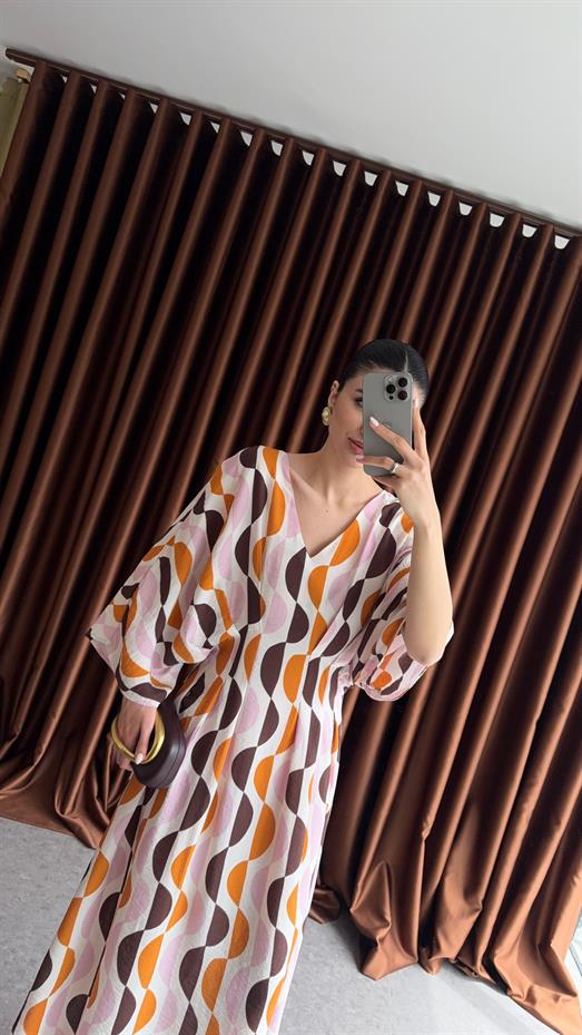 Yarasa Kol Renkli Desenli Elbise