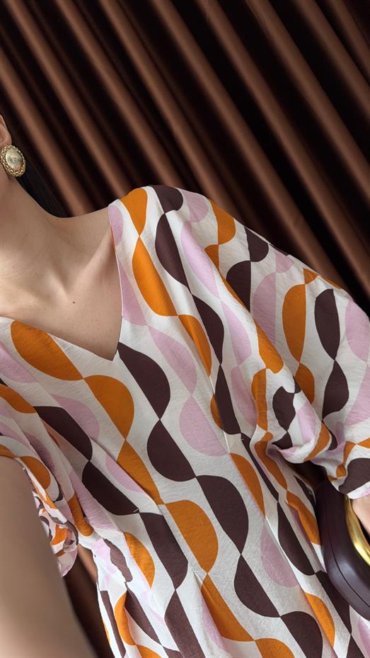 Yarasa Kol Renkli Desenli Elbise