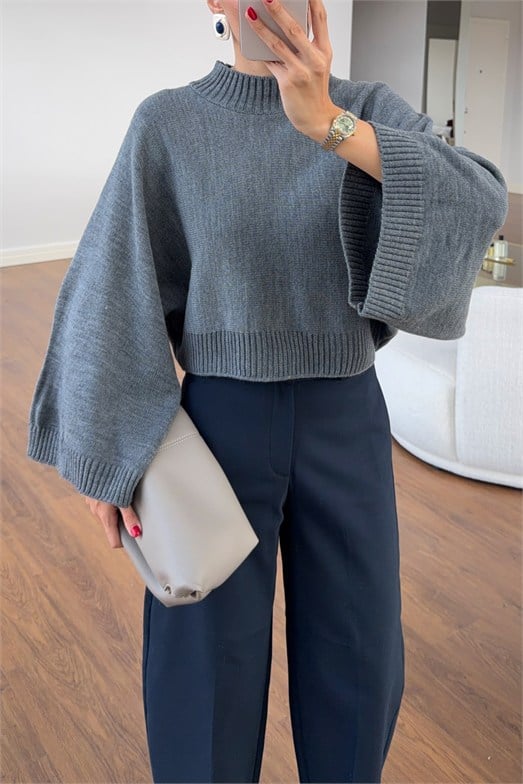 Yarım Balıkçı Yarasa Kol Oversize Gri Triko Kazak