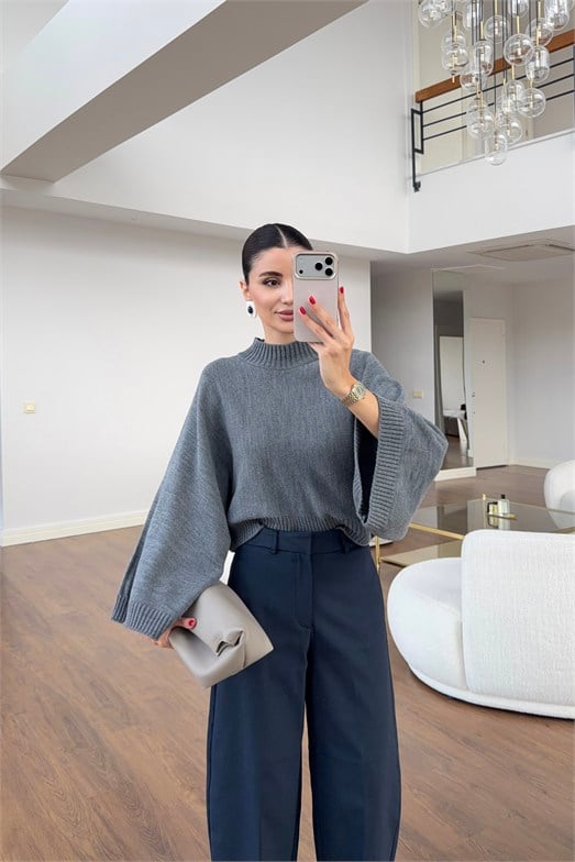 Yarım Balıkçı Yarasa Kol Oversize Gri Triko Kazak
