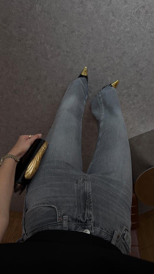 Yıkamalı Kesik Paça Yüksek Bel Gri Jean