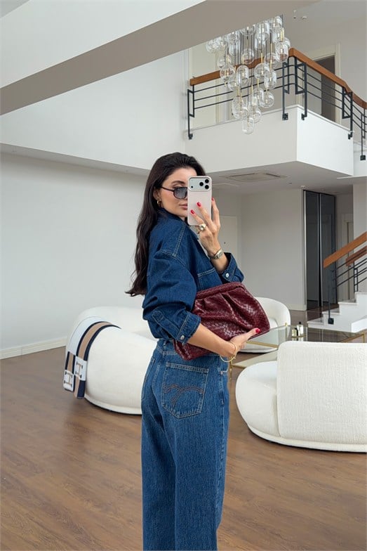 Yıkamalı Lacivert Cep Nakışlı Straight Fit Jean