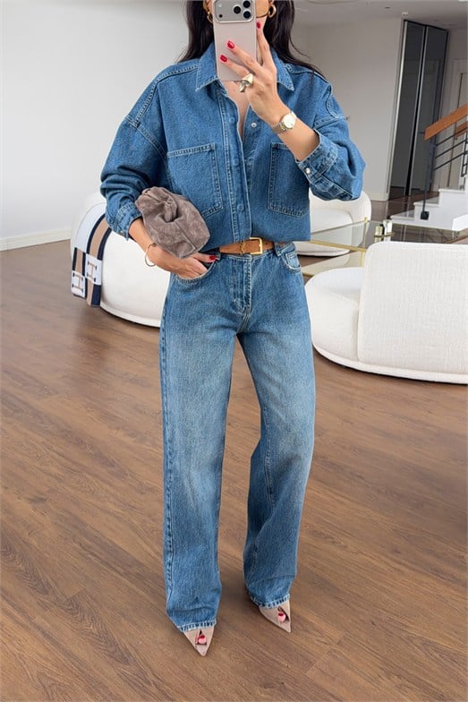 Yıkamalı Mavi Cep Nakışlı Straight Fit Jean