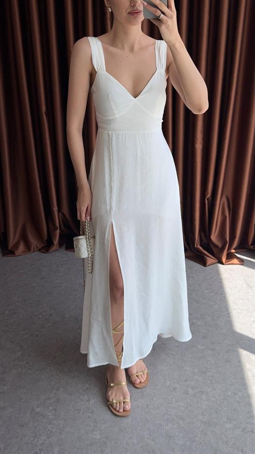 Yırtmaçlı Beyaz Uzun Elbise