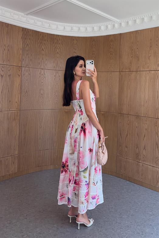 Yuvarlak Nakışlı Pembe Elbise