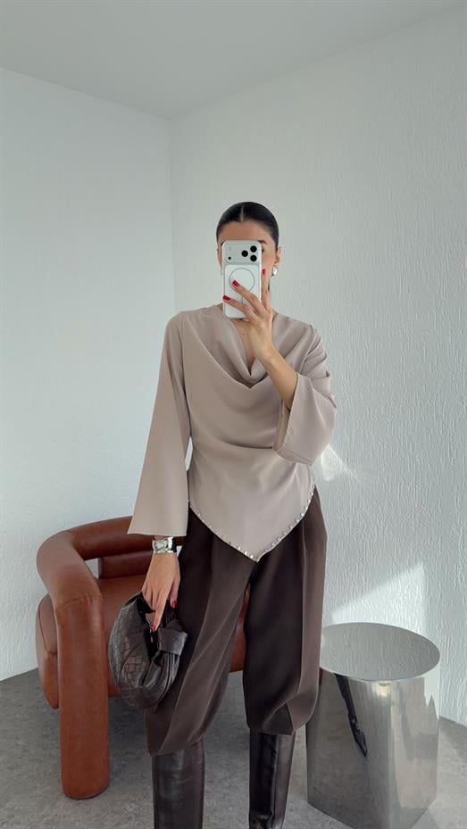 Zımbalı Asimetrik Vizon Bluz