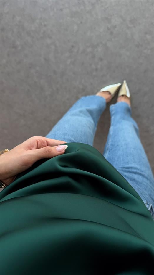 Zümrüt Yeşili Saten Bluz