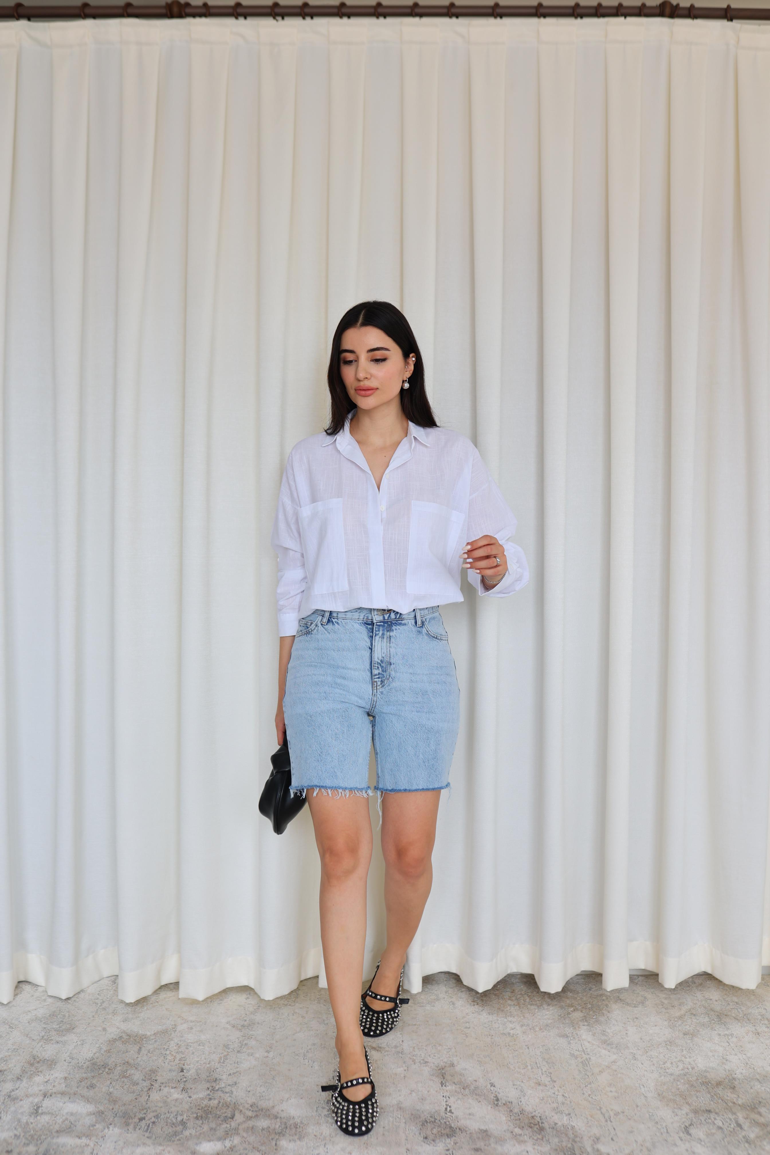 Açık Mavi Yıkamalı Şehir Boy Denim Şort