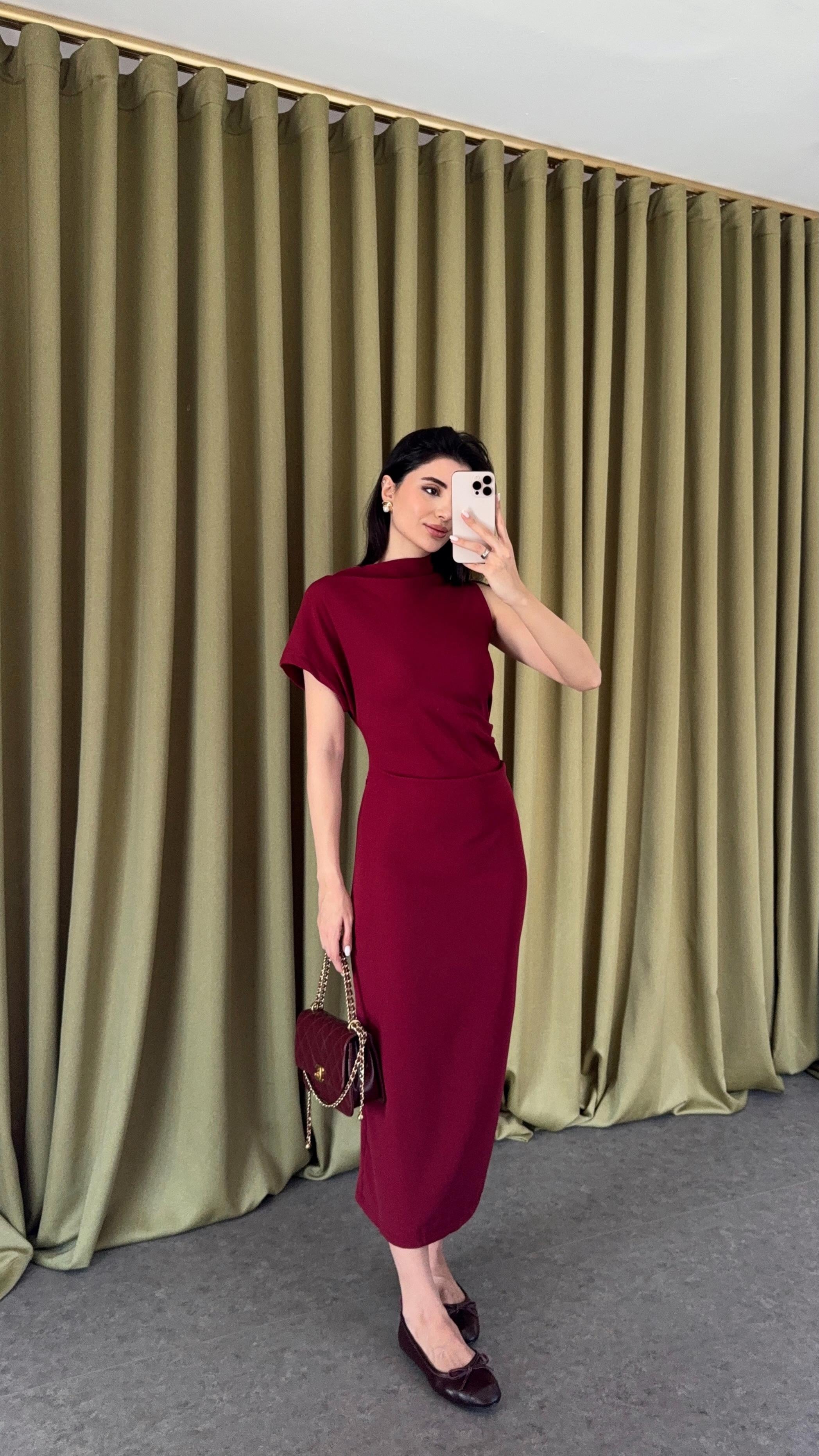 Arka Yırtmaçlı Bordo Elbise