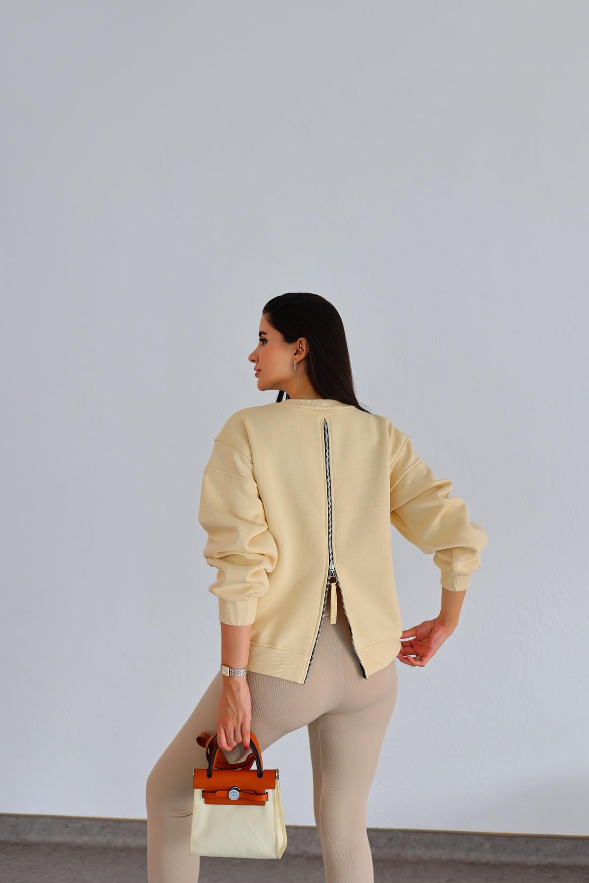 Arkası Fermuarlı Krem Sweat