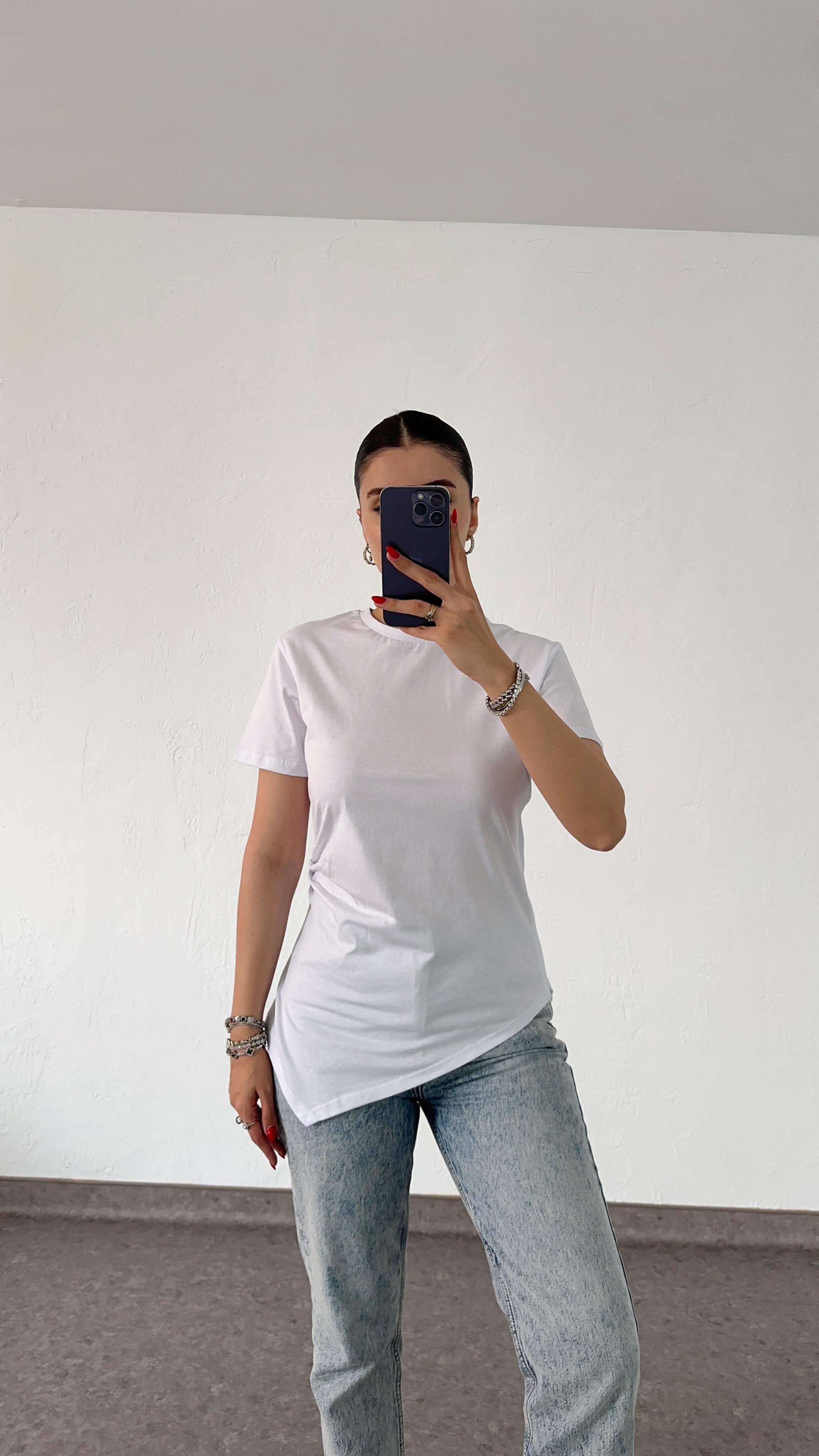 Asimetrik Beyaz Tshirt