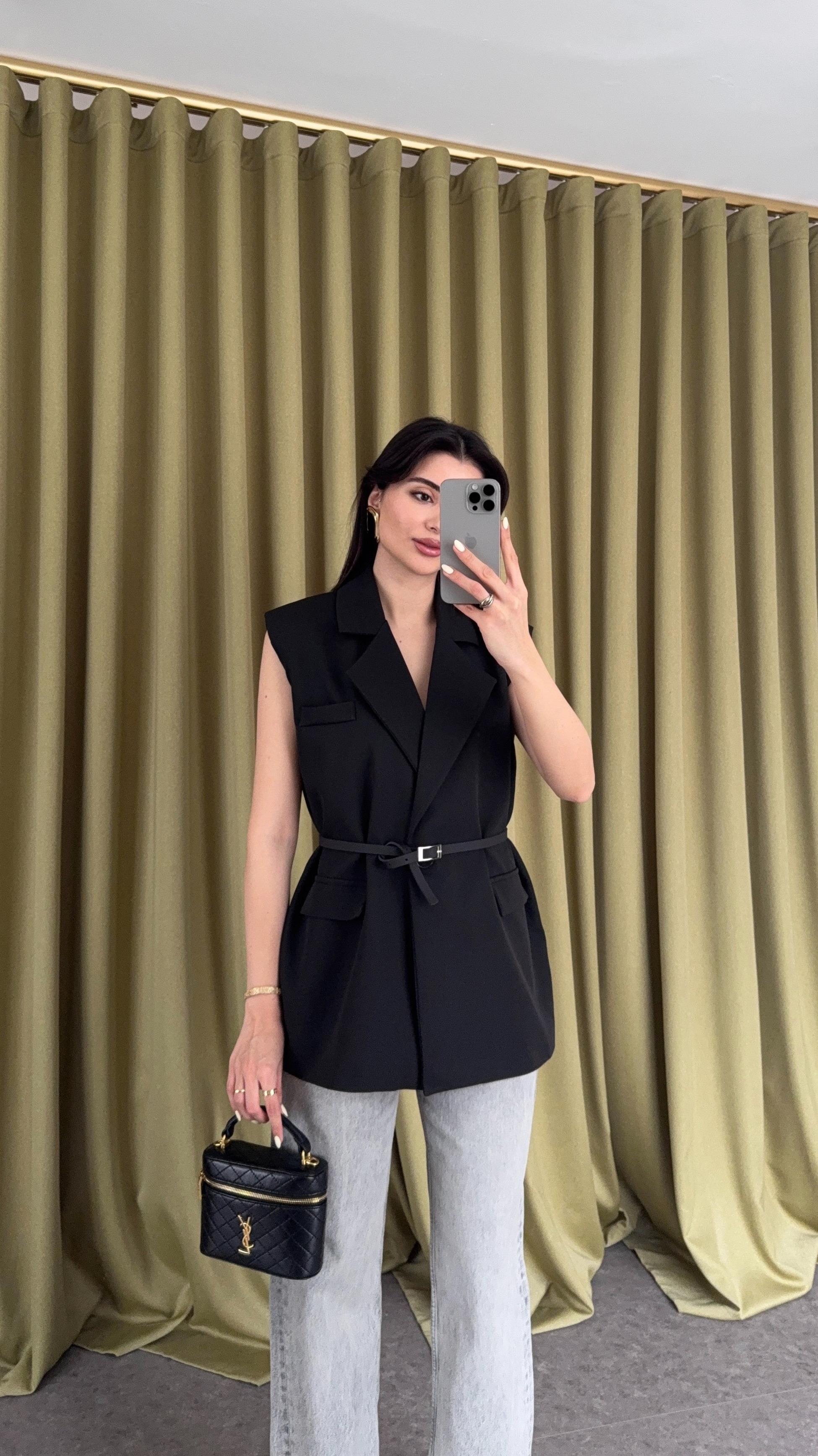 Astarlı Oversize Siyah Yelek