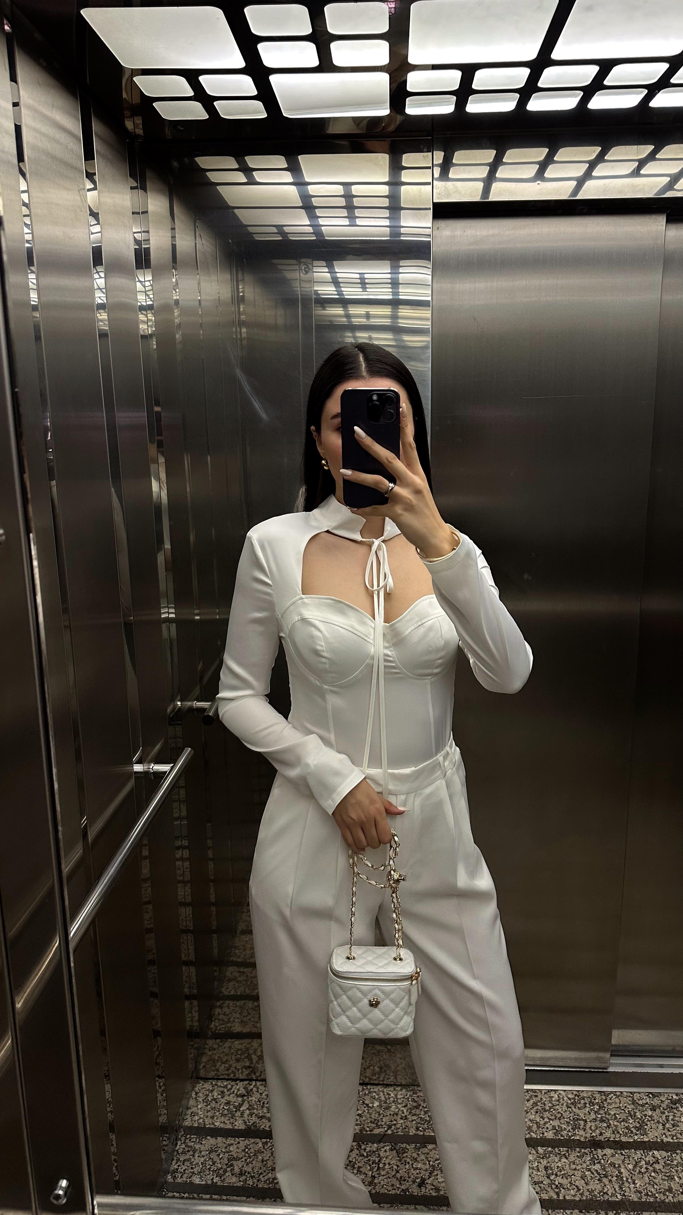 Bağlamalı Beyaz Saten Bluz
