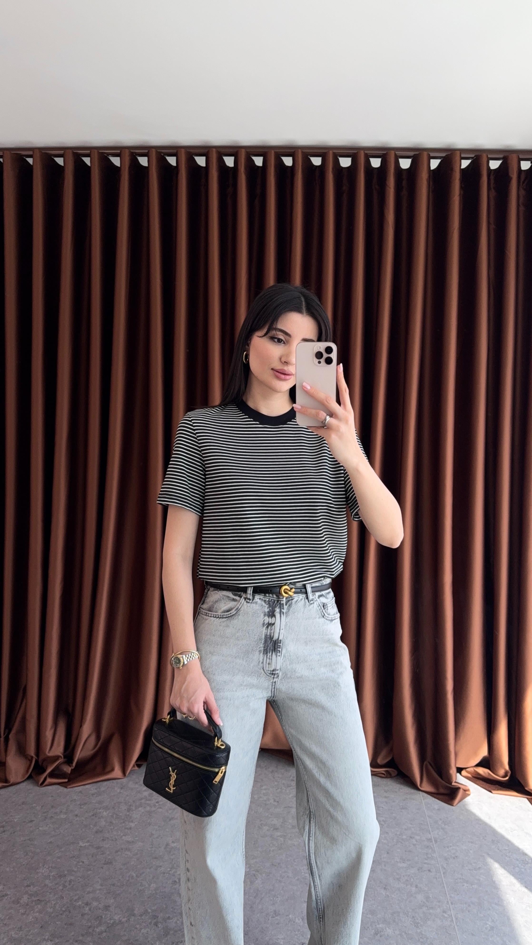 Beyaz Çizgili Tok Doku Basic Tshirt