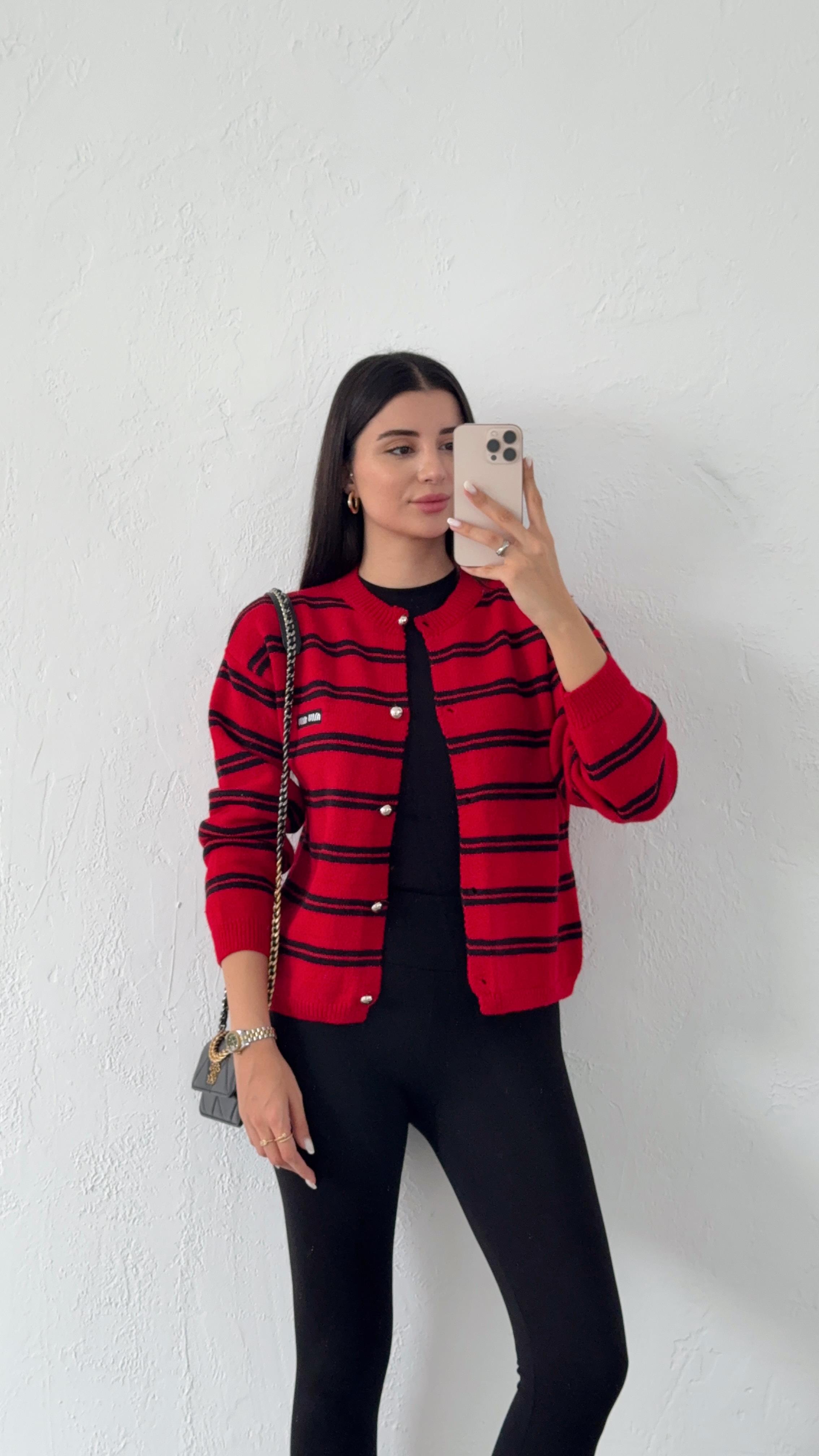 Çizgili Kırmızı Hırka