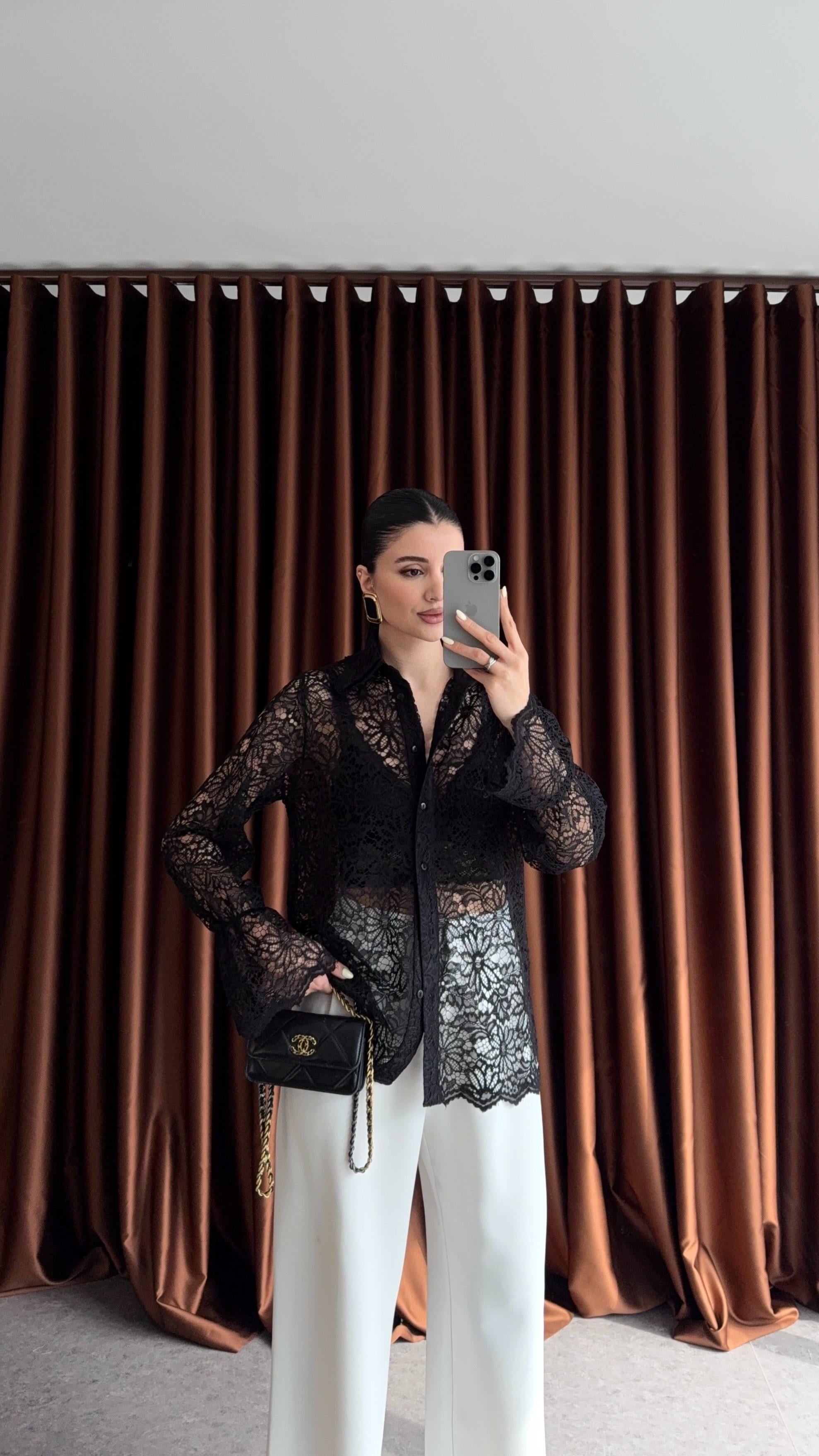 Dantelli Siyah Gömlek