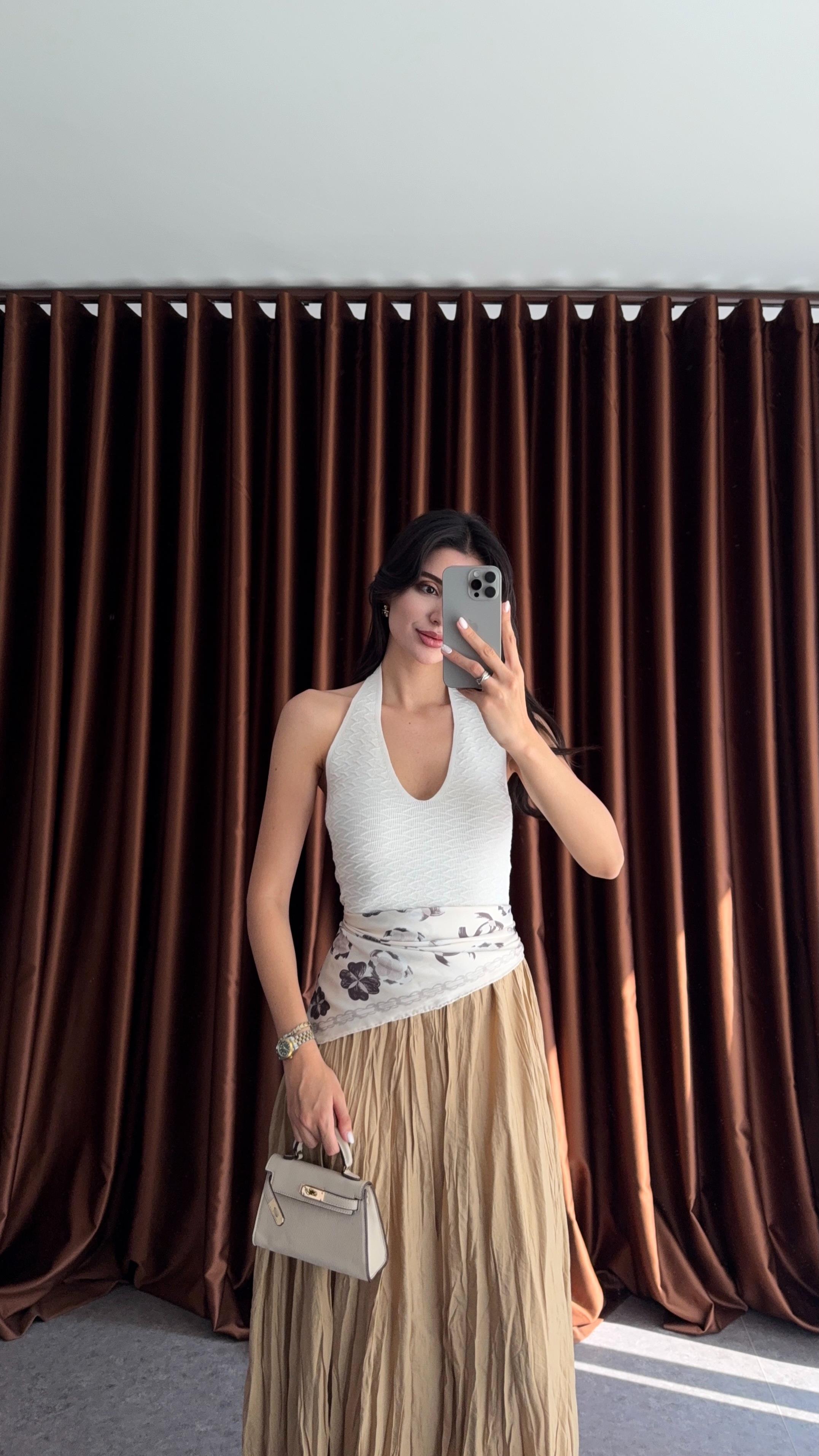 Dokulu Halter Yaka Beyaz Triko