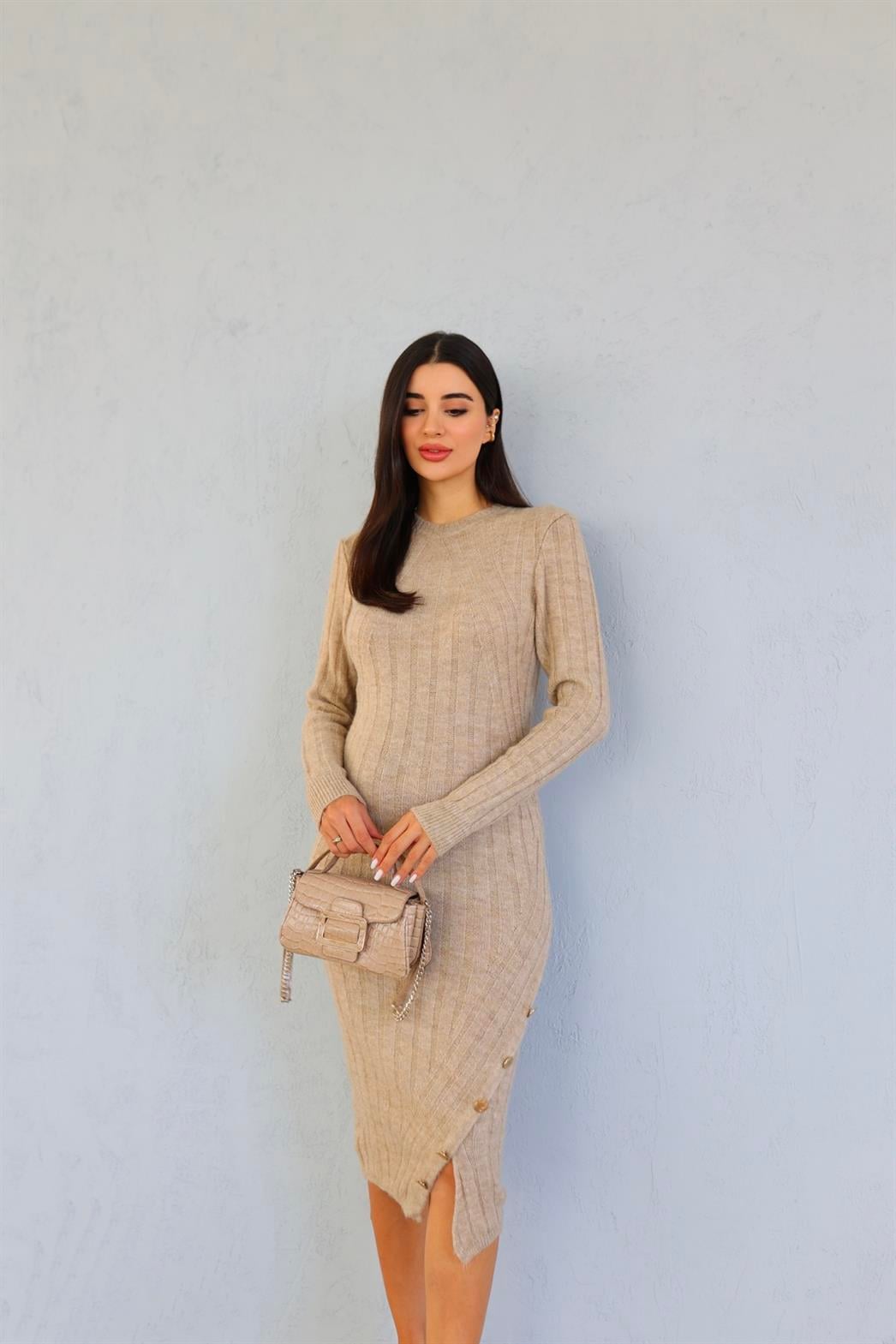 Düğmeli Uzun Elbise