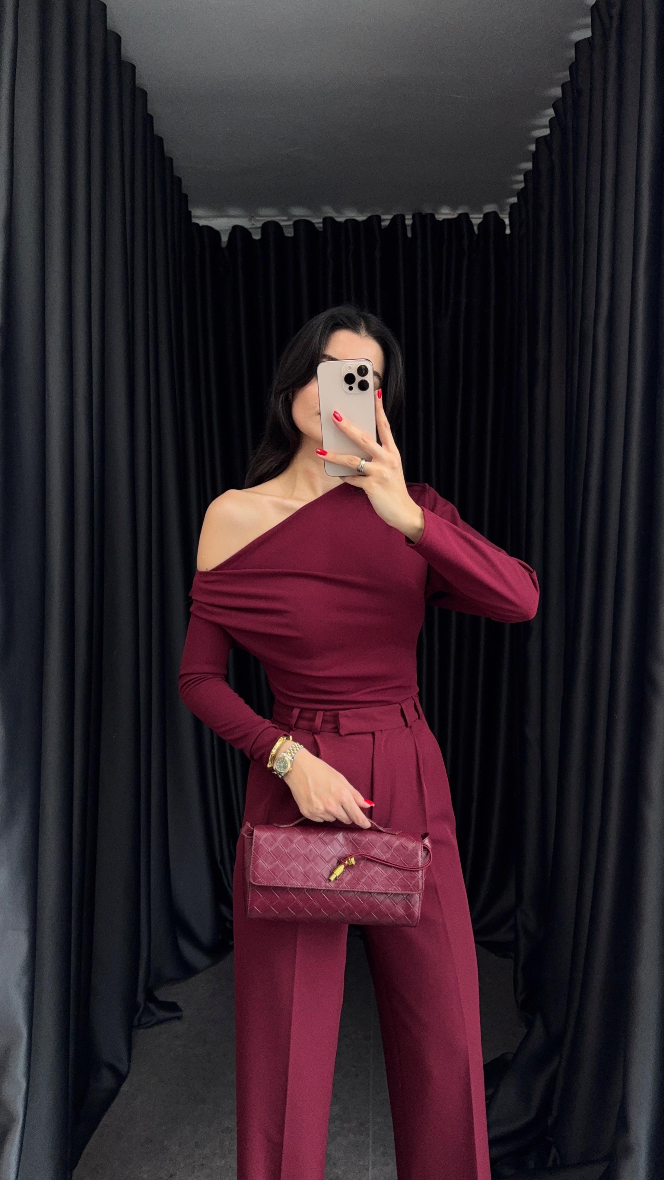 Düşük Omuz Bordo Bluz