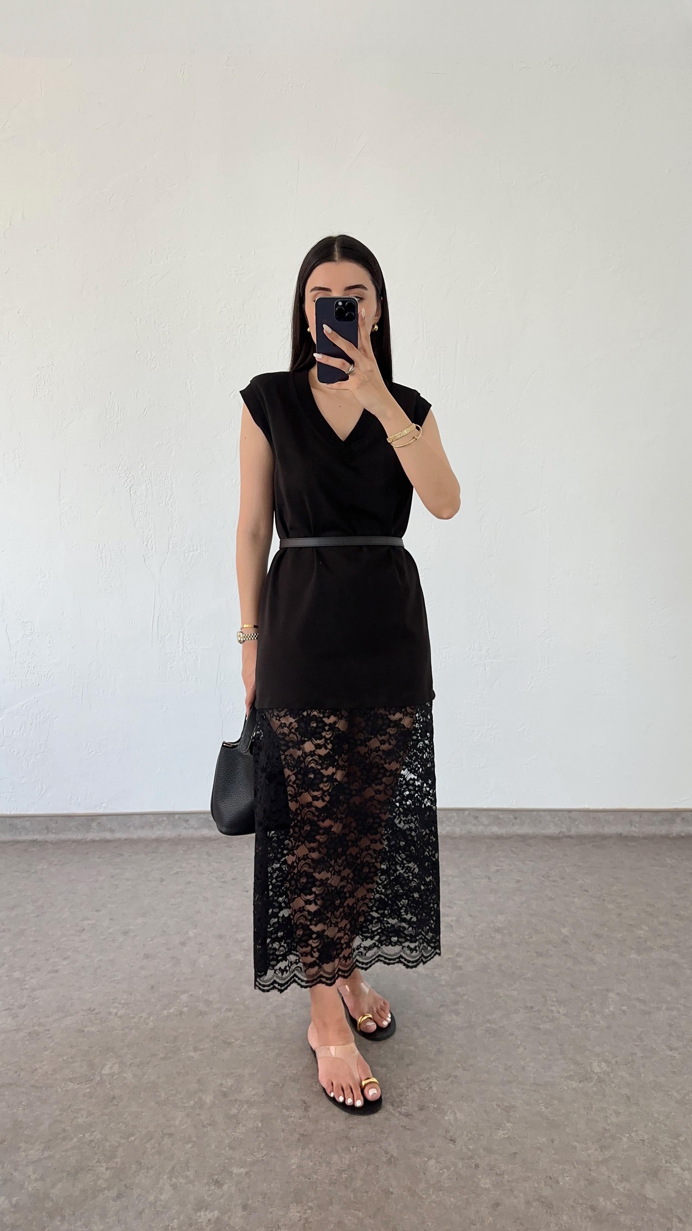 Eteği Dantelli Siyah Elbise