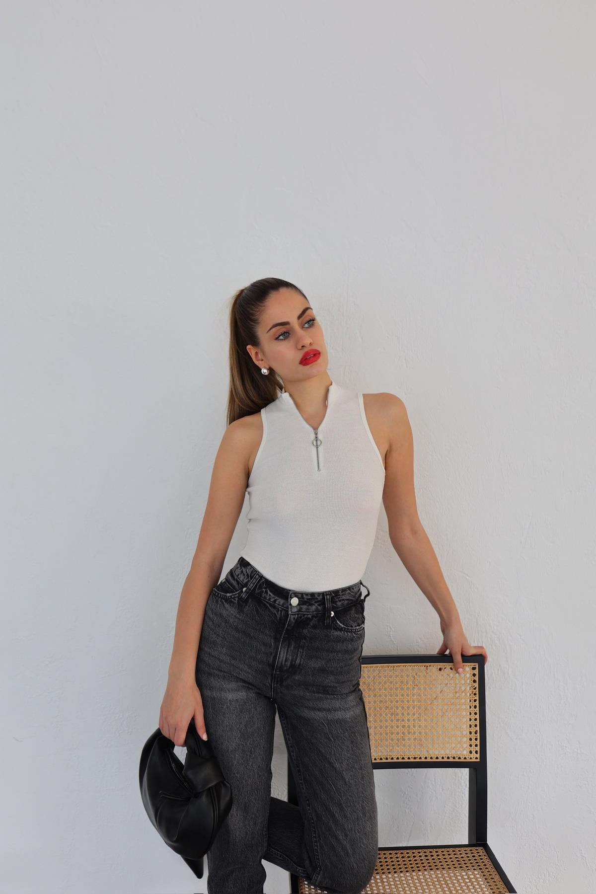 Fermuarlı Beyaz Bodysuit