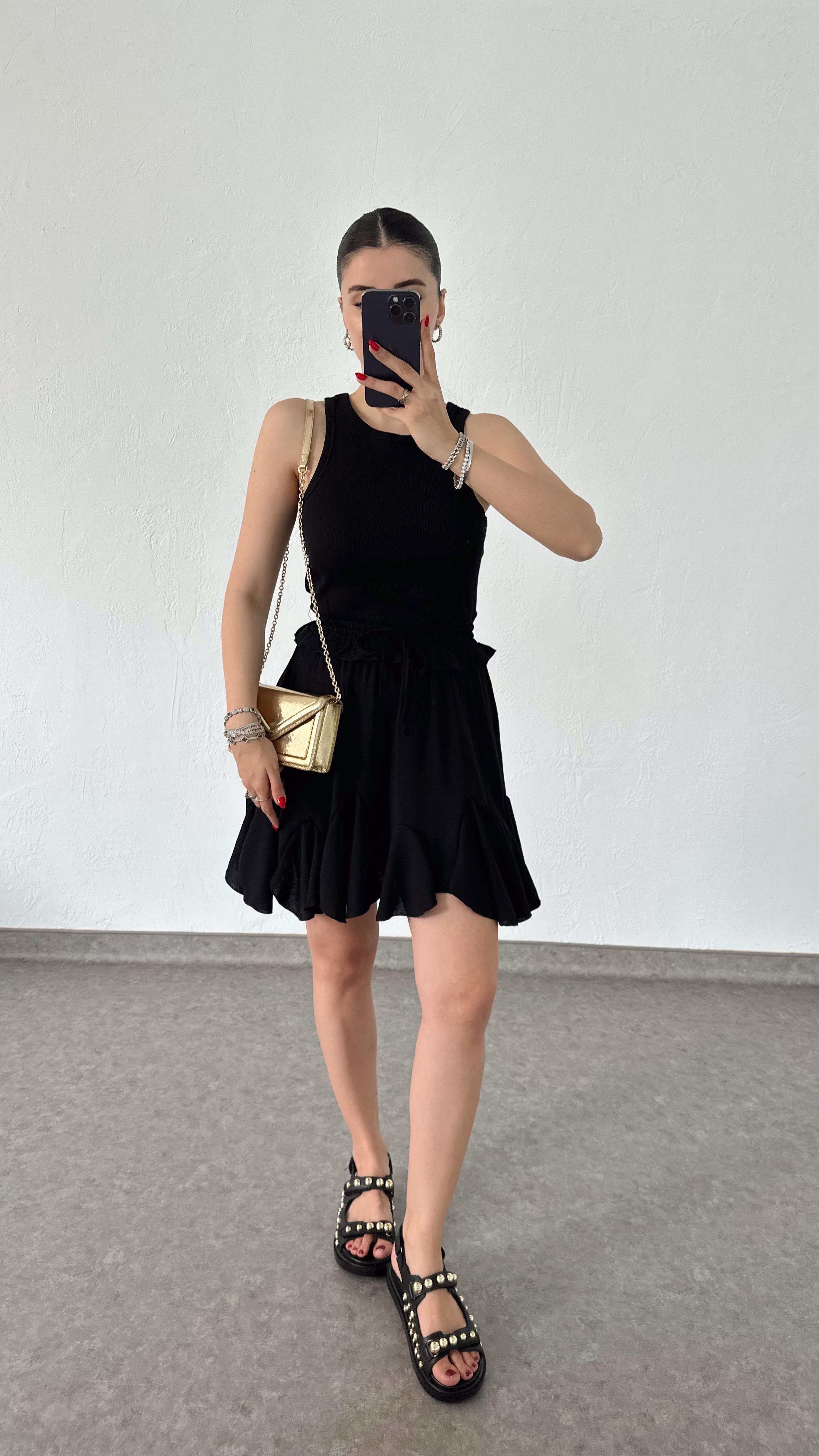 Fırfırlı Siyah Etek