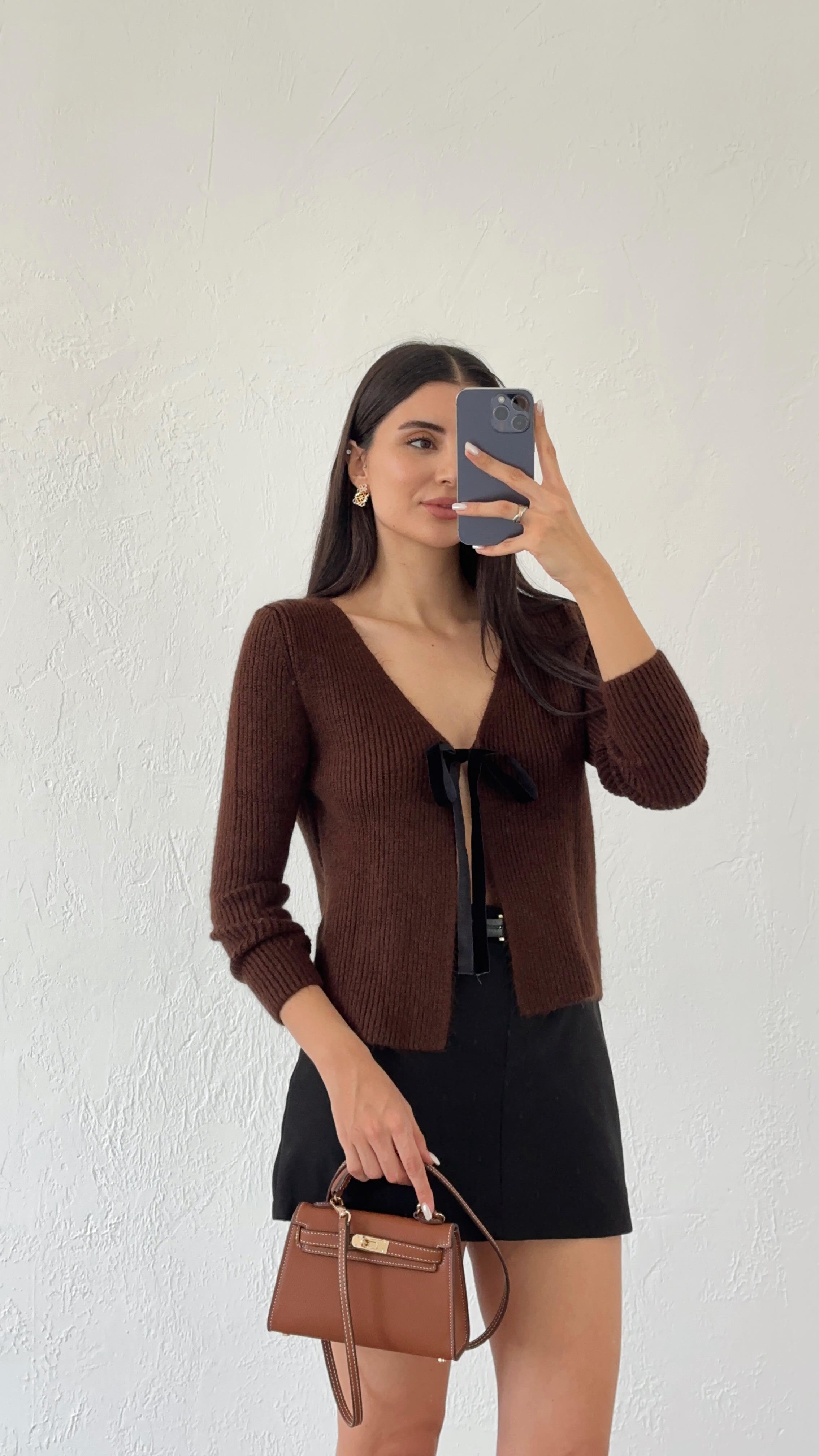 Fiyonklu Kahverengi Hırka