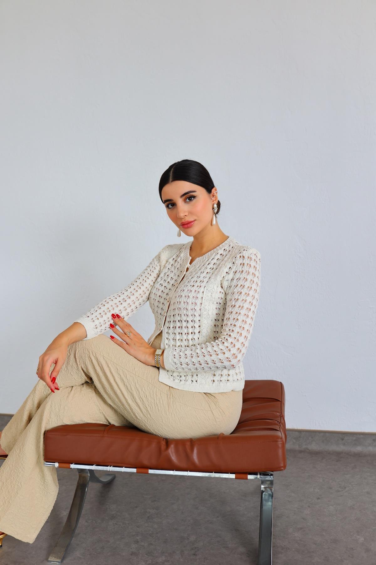 Gold Düğmeli Triko