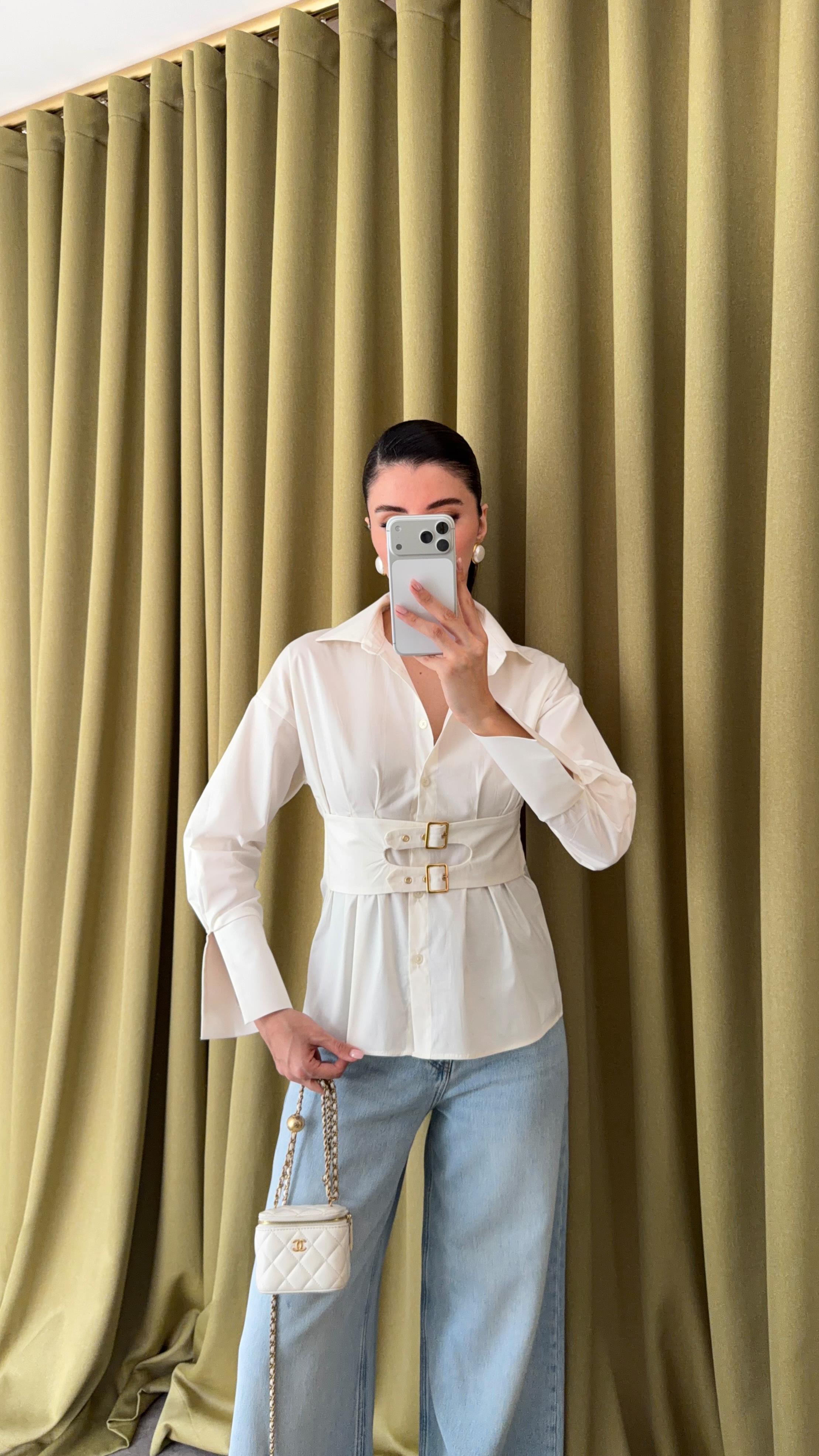 Gold Tokalı Beyaz Gömlek