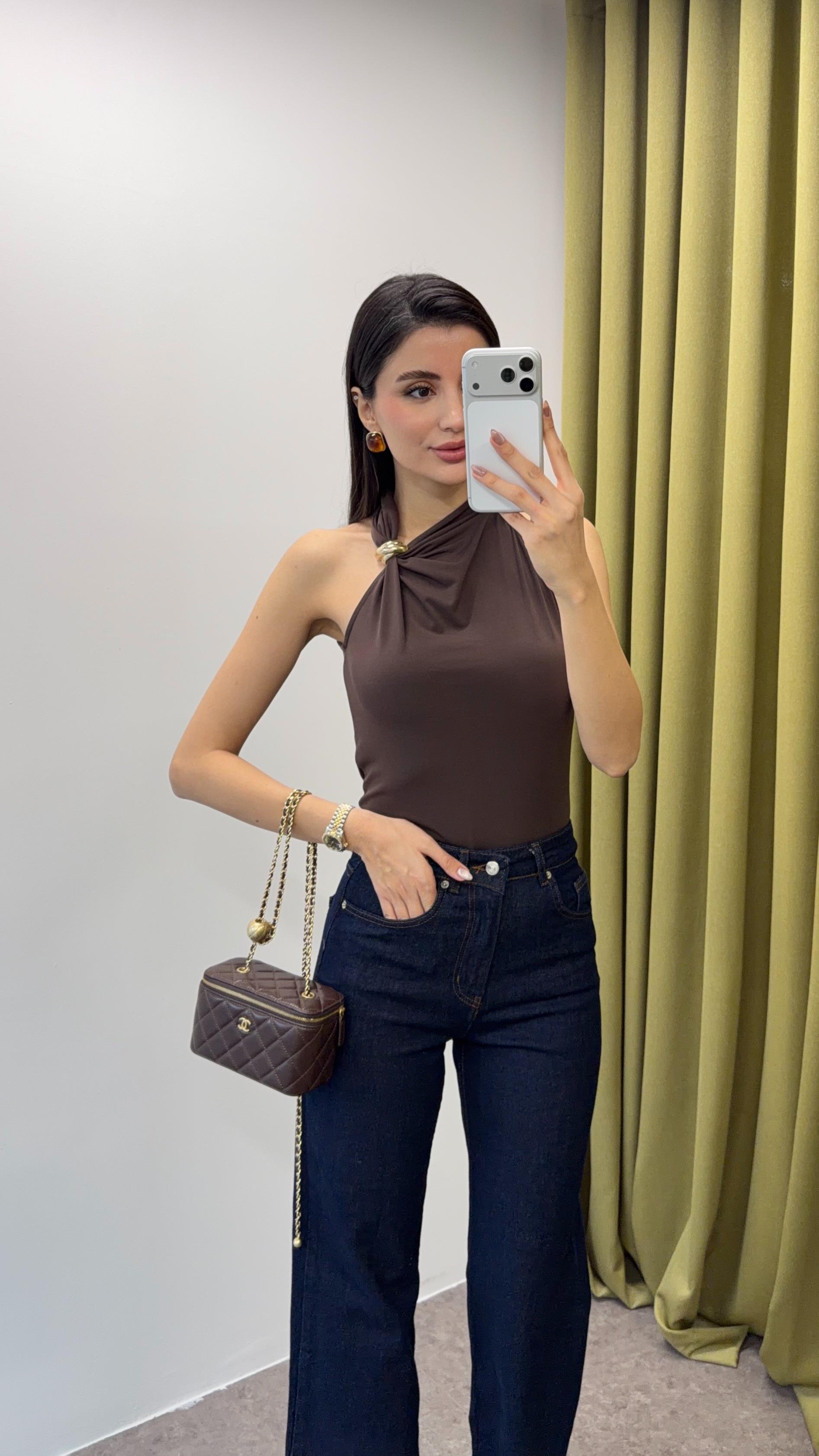 Gold Tokalı Tek Omuz Kahve Bluz