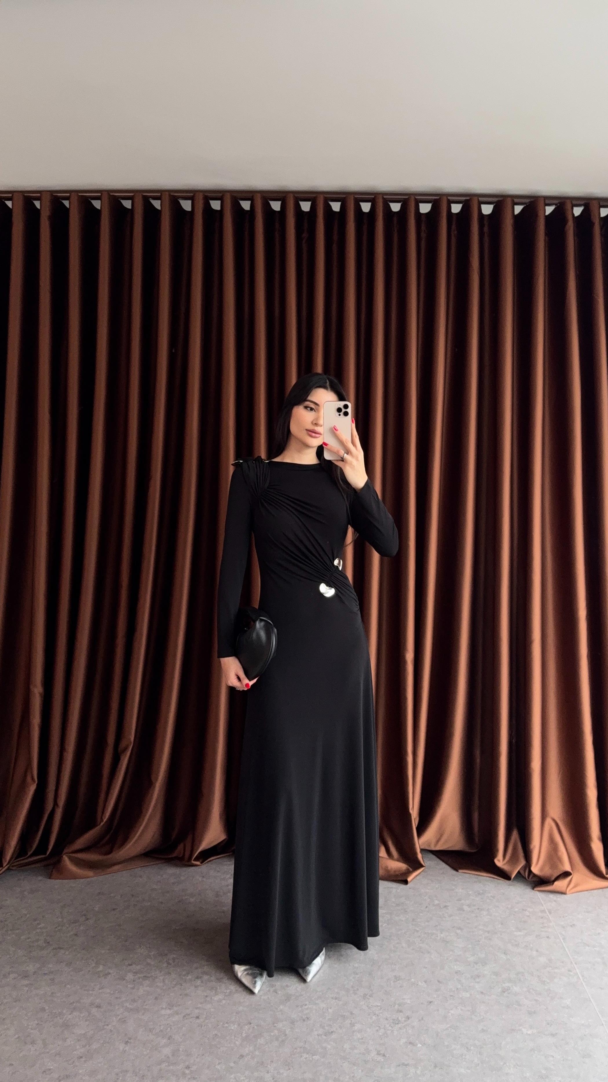 Gümüş Detaylı Siyah Maxi Elbise
