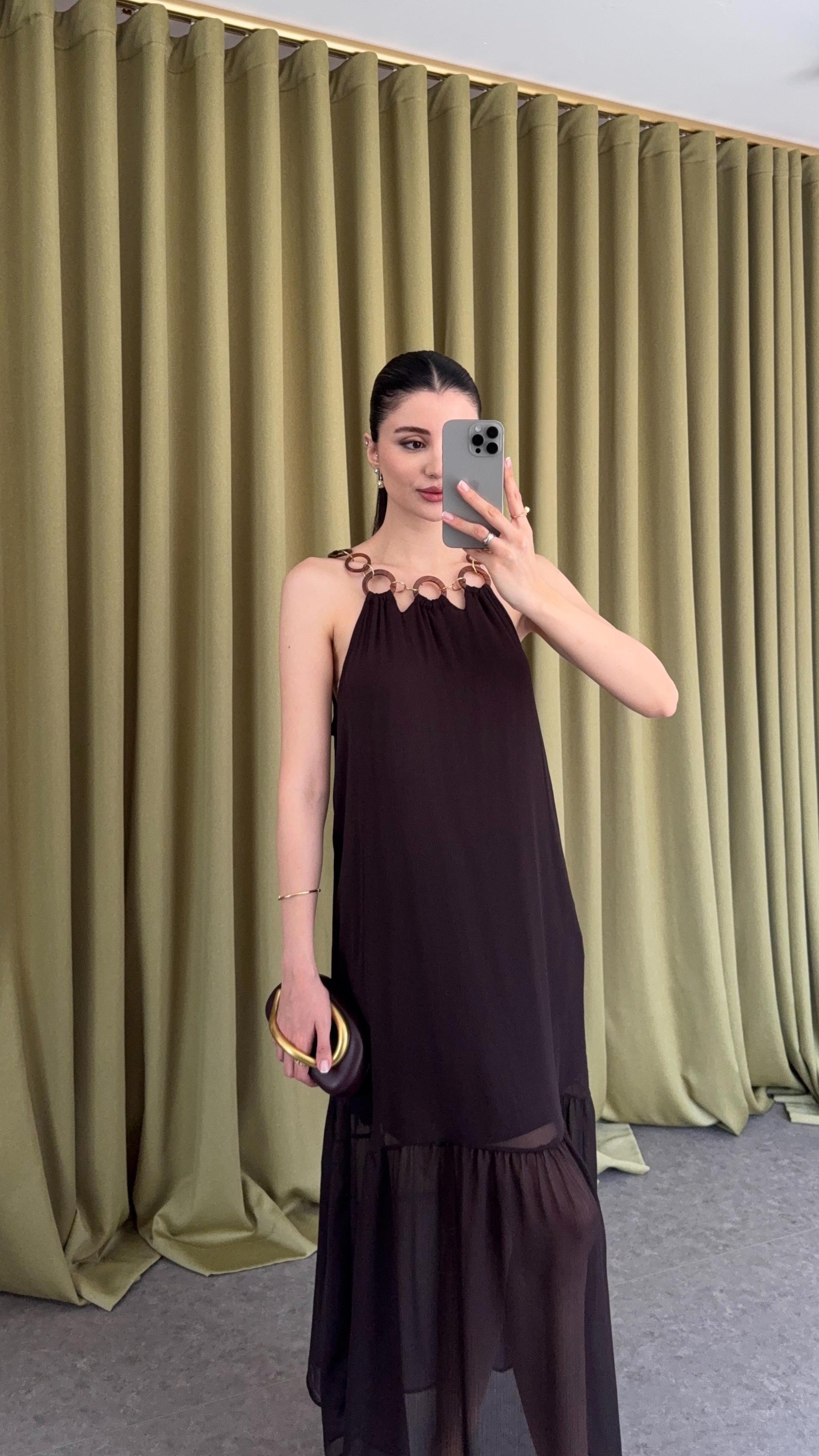 Halkalı Halter Yaka Kahverengi Elbise