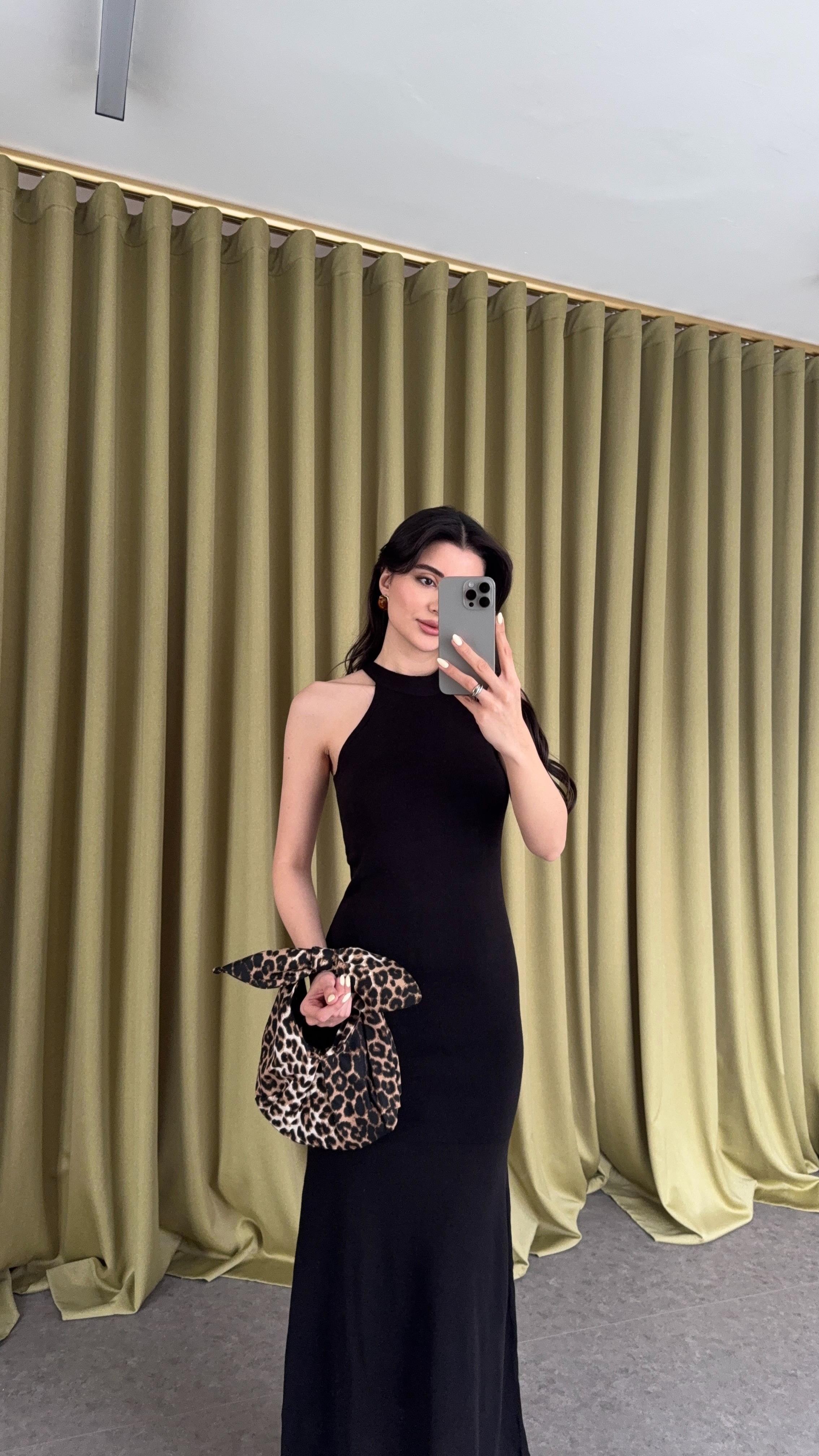 Halter Yaka Basic Siyah Elbise