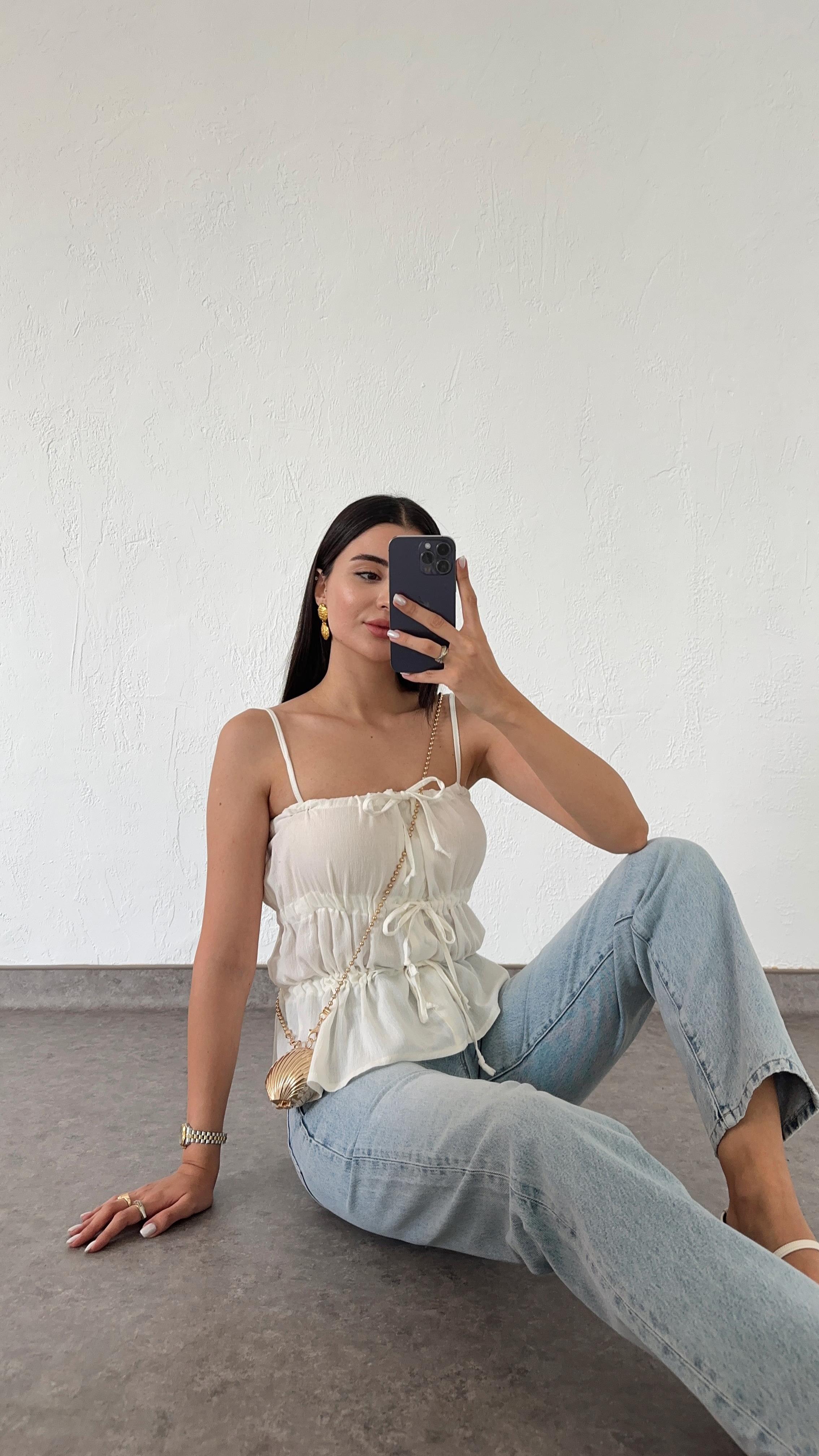 İnce Askılı Beyaz Bluz