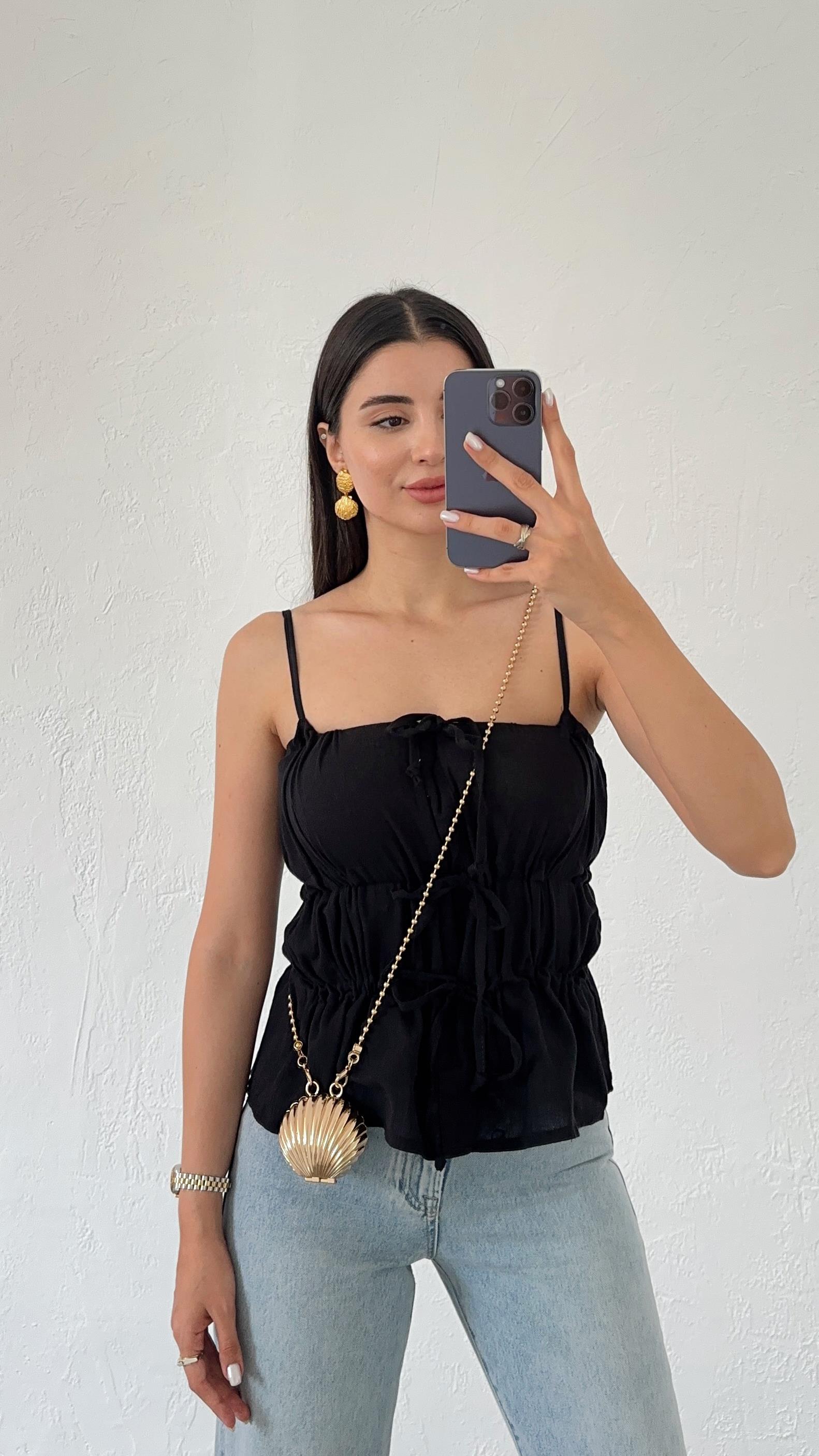 İnce Askılı Siyah Bluz