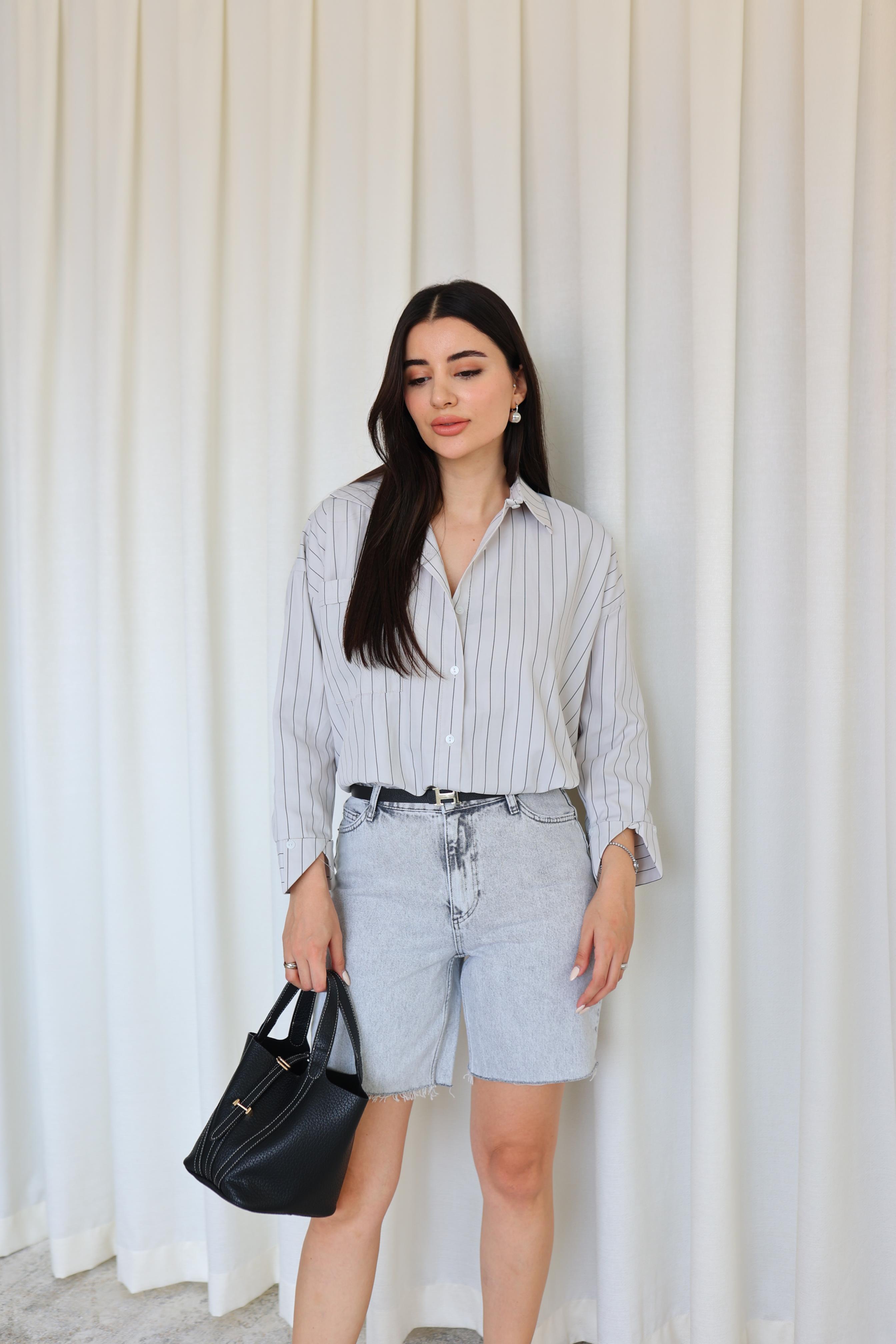 İnce Çizgili Açık Gri Oversize Gömlek