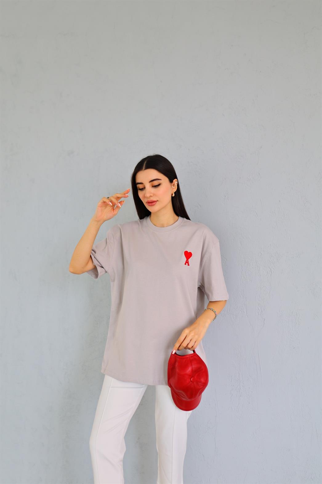 Kalp Figürlü Gri Tshirt